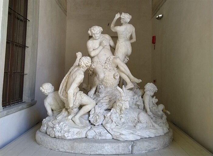 Parma - Le statue originali di Boudard al Complesso di San Paolo