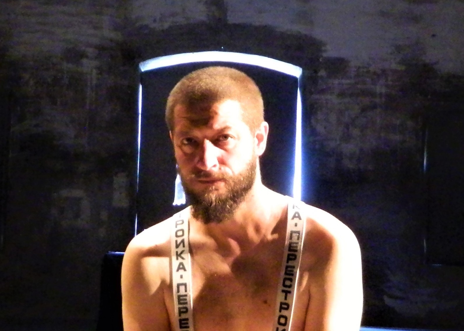 Natura Dèi Teatri - Orestea | The post-truth, spettacolo con l’attore e performer sloveno Boris Kadin