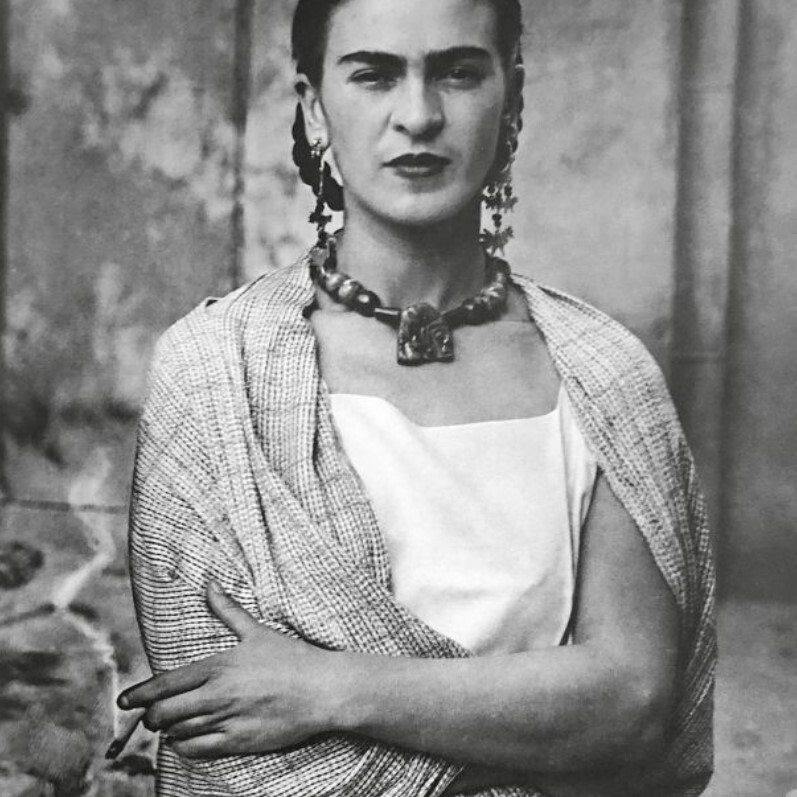 Frida Kahlo. Una vita per immagini in mostra a Riccione